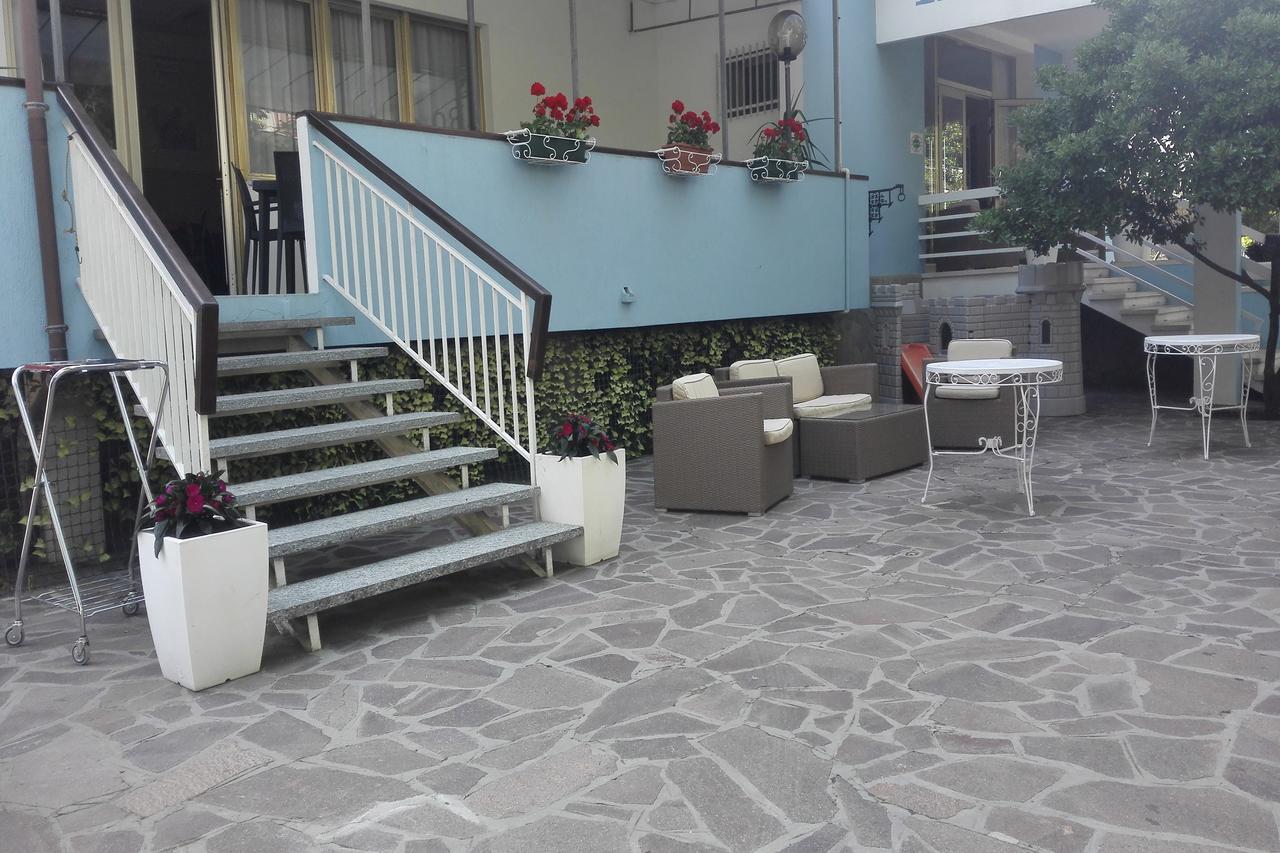 Hotel Carol Cesenatico Exteriér fotografie
